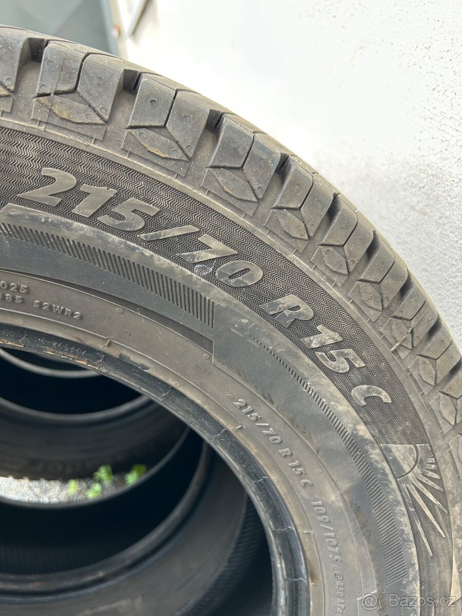 215/70R15C jak nové - 3