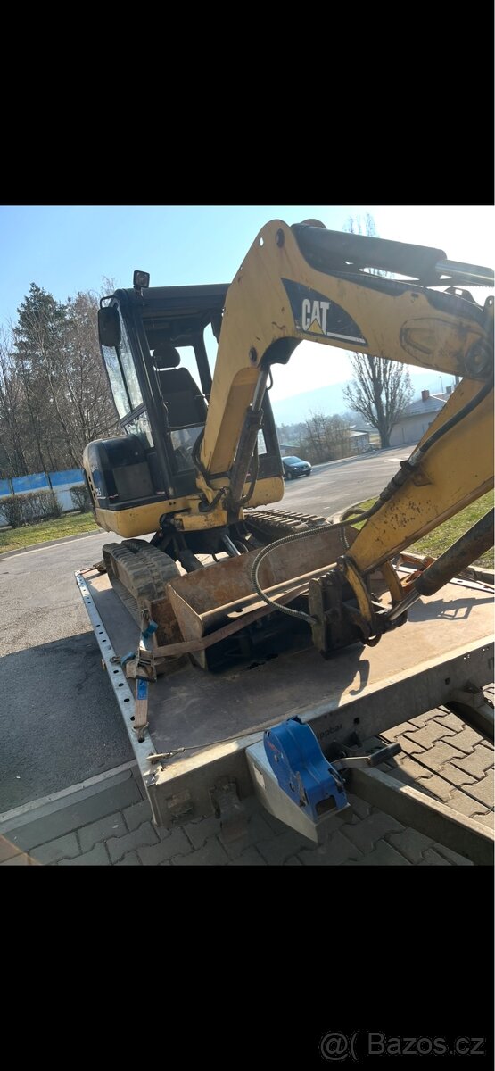 Minibagr CAT 302.5 - 3