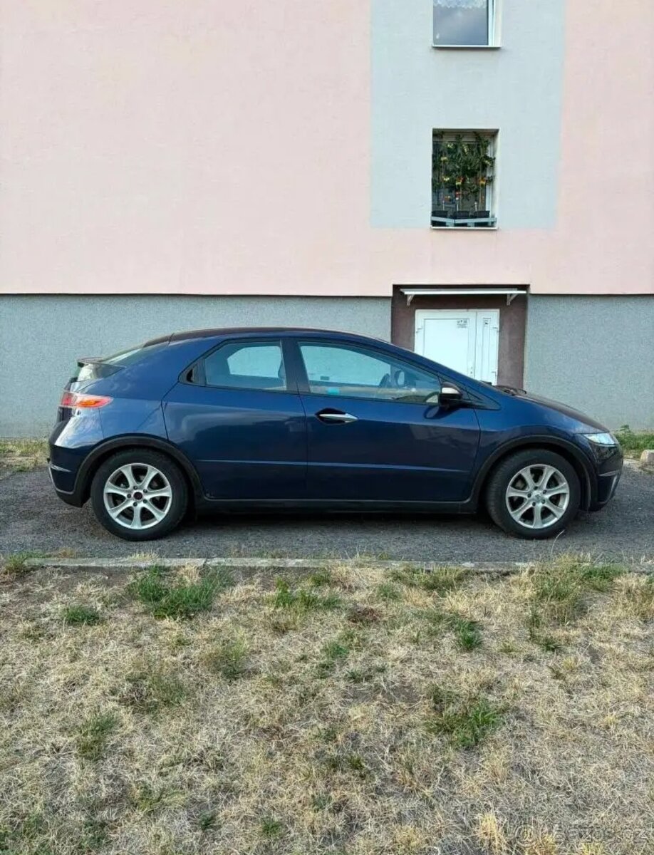 Honda civic 2.2 i-CTDi Ufo - 3