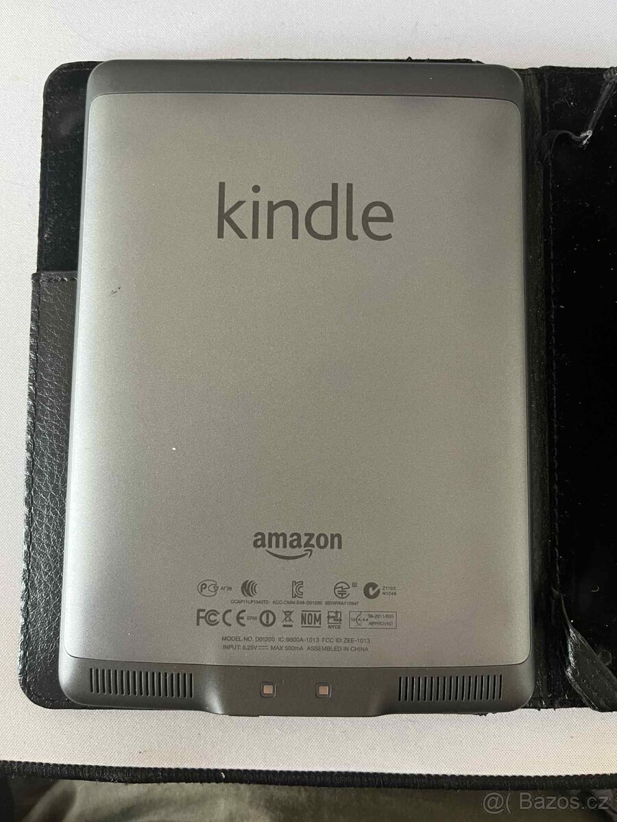 Čtečka knih, Amazon Kindle Touch (4. generace), - 3