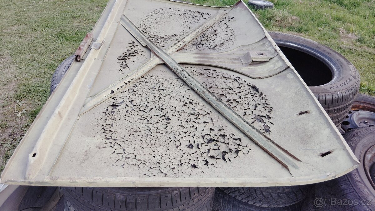 Škoda 100 kapota - 3