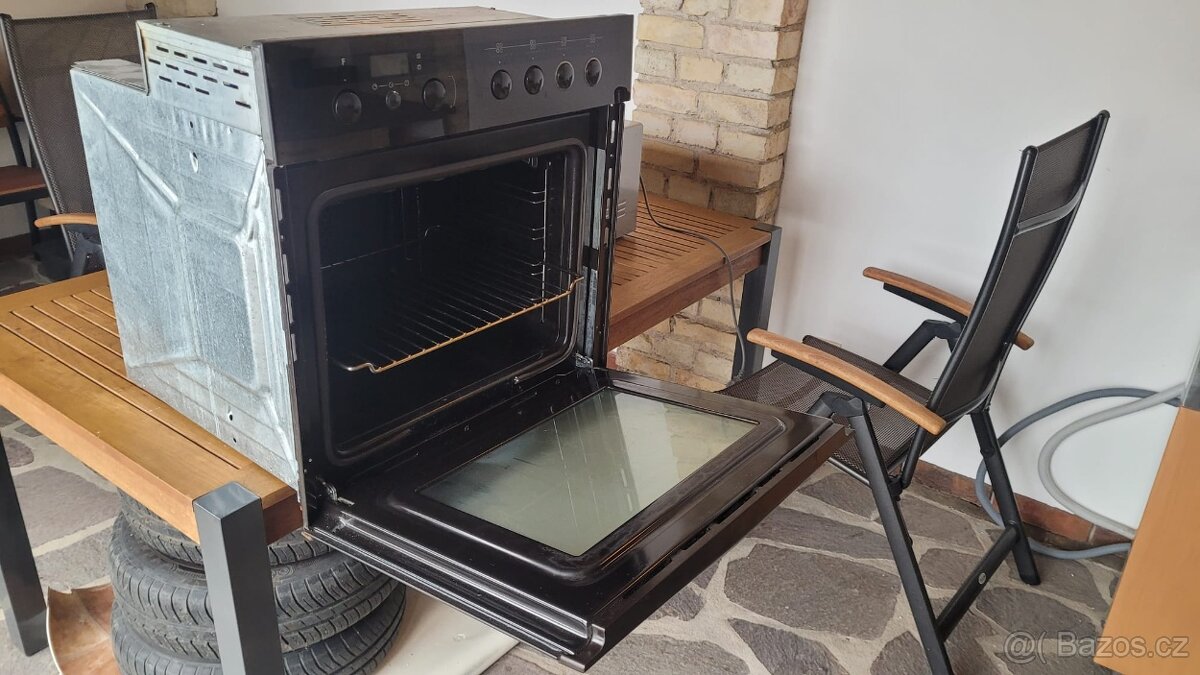 Vestavná trouba Whirlpool AKZ 231 - 3