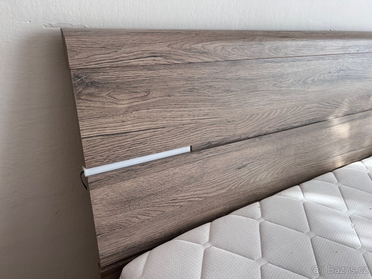 Postel s matraci i rošty - 3