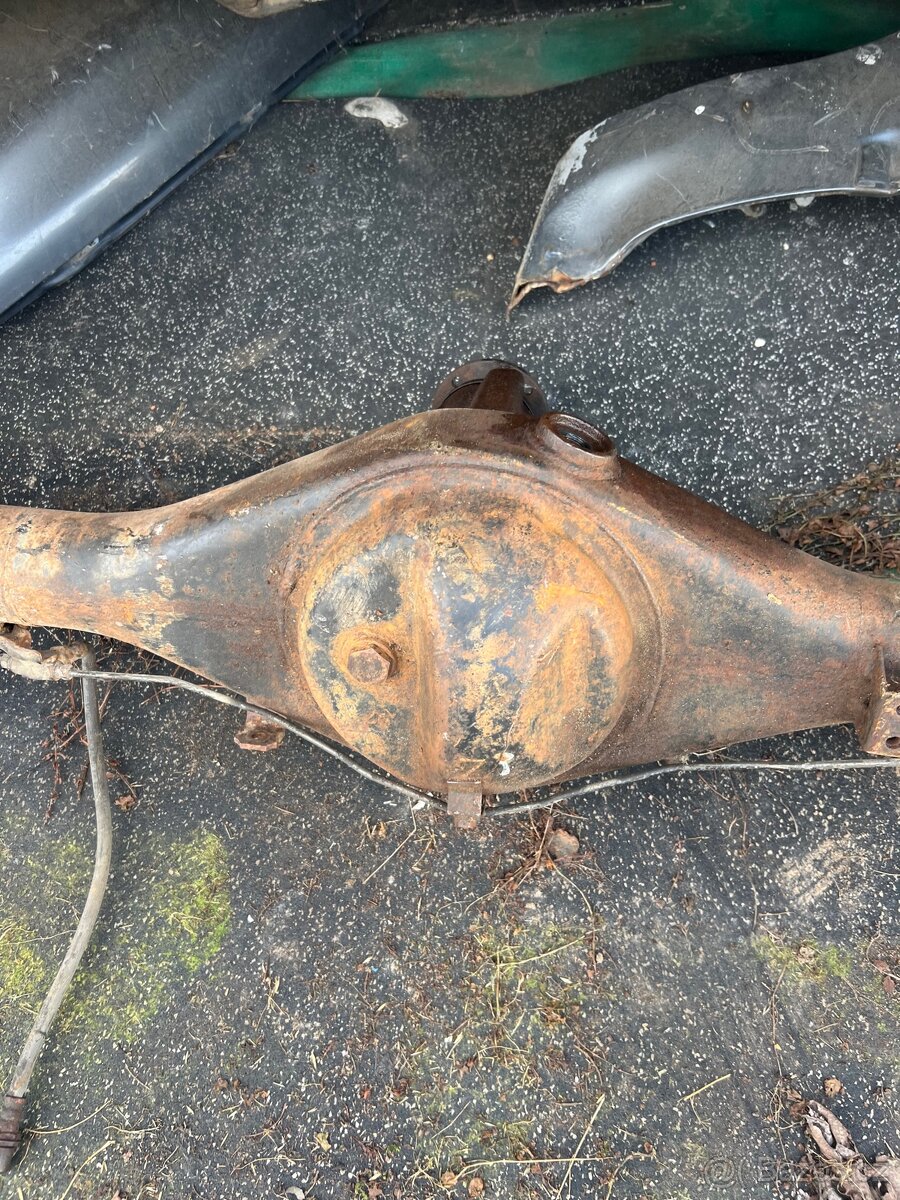 Zadní náprava 4Runner. - 3