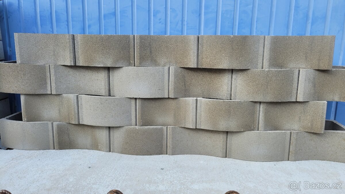 Svahová tvárnice 400x330x200 - 3