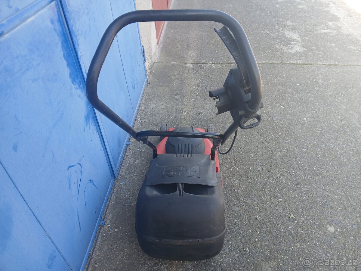 mala elektricka sekacka 1000w, ostry nuz - 3