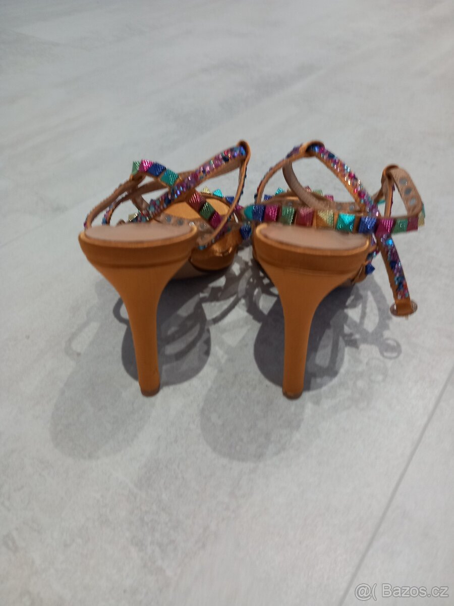 Boty na podpadku - 3