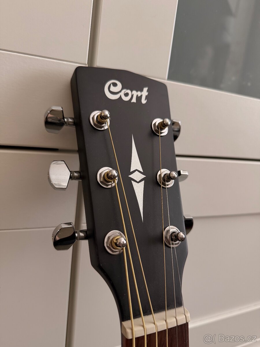 Akustická kytara Cort - 3