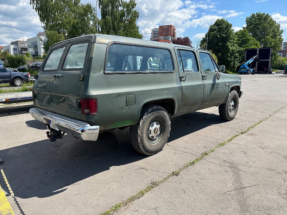Chevrolet Suburban 5,7 V8 LPG Army verze 1984