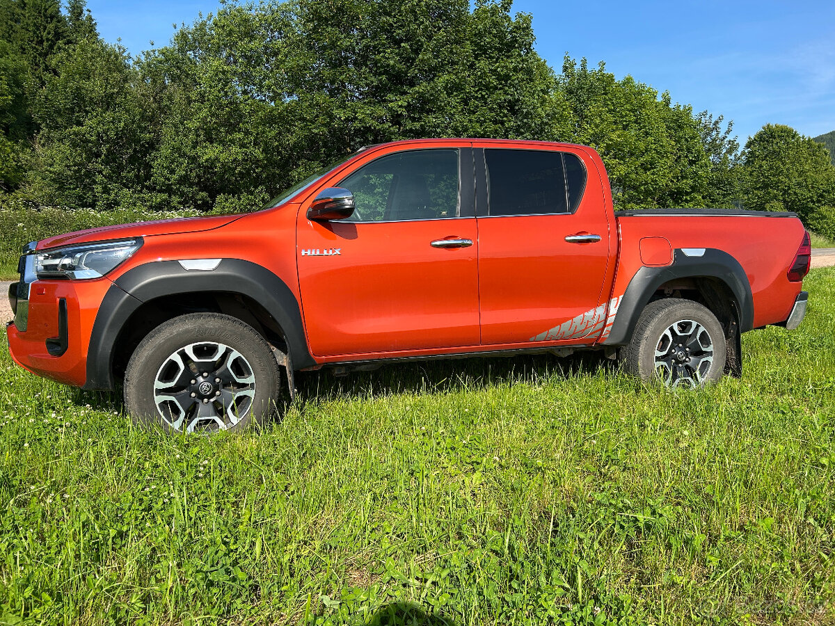 Toyota Hilux, DoubleCab 2.8D 150 kW,1 maj, ČR, servis zaruka