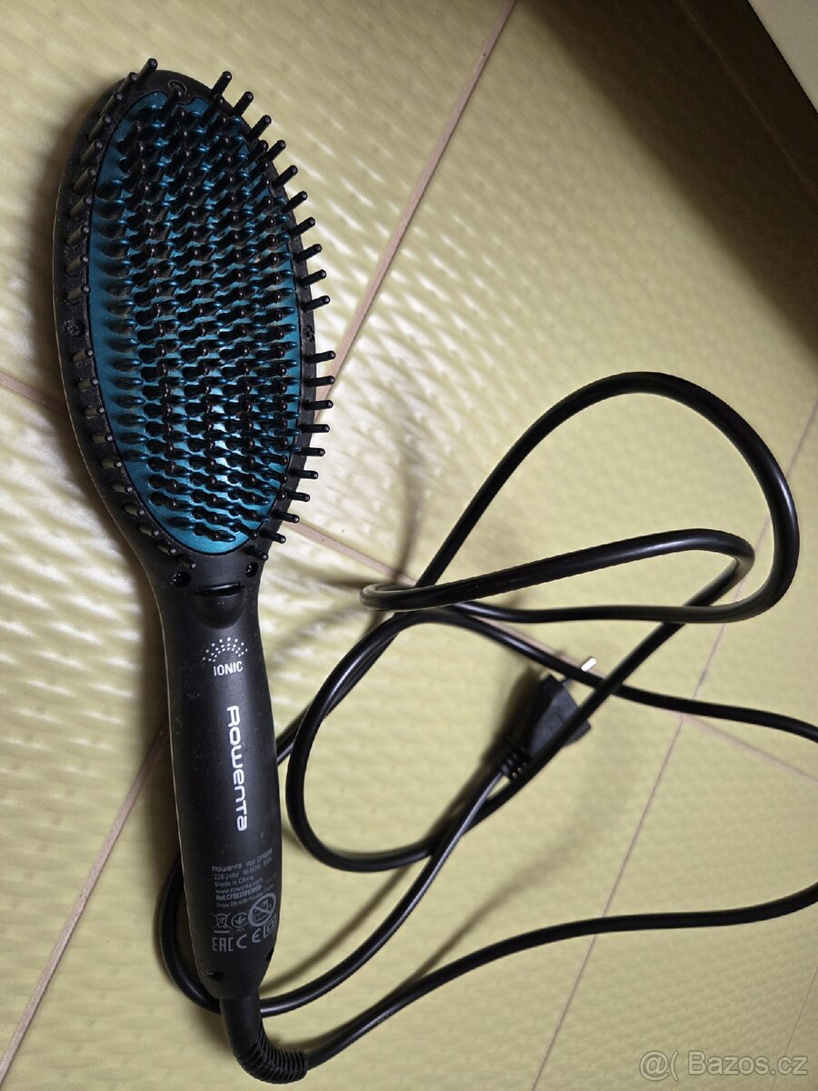 Žehlící kartáč na vlasy od Roventy - 3