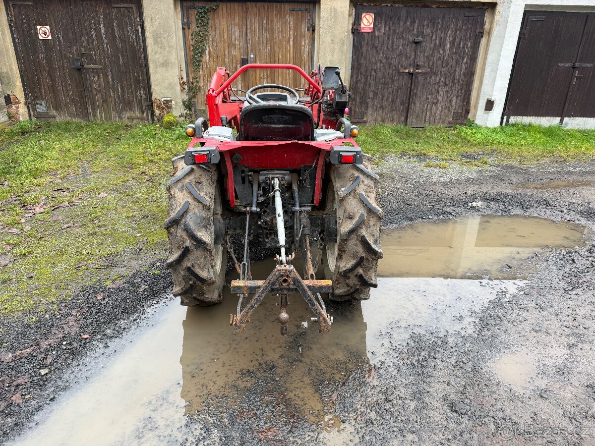 Malotraktor Yanmar f220 s celnim nakladacem - 3