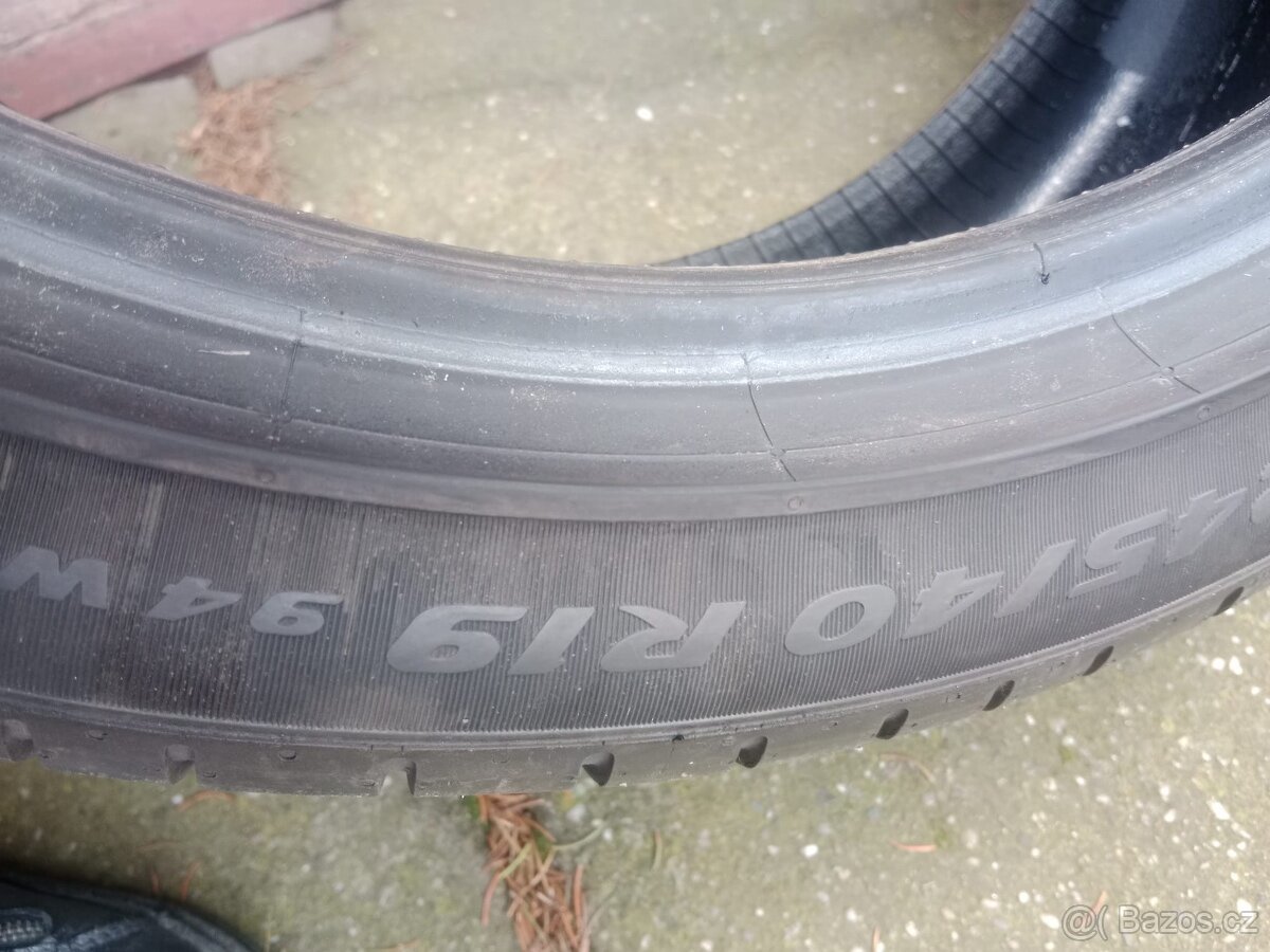 Pirelli 245/40 R19 - 3