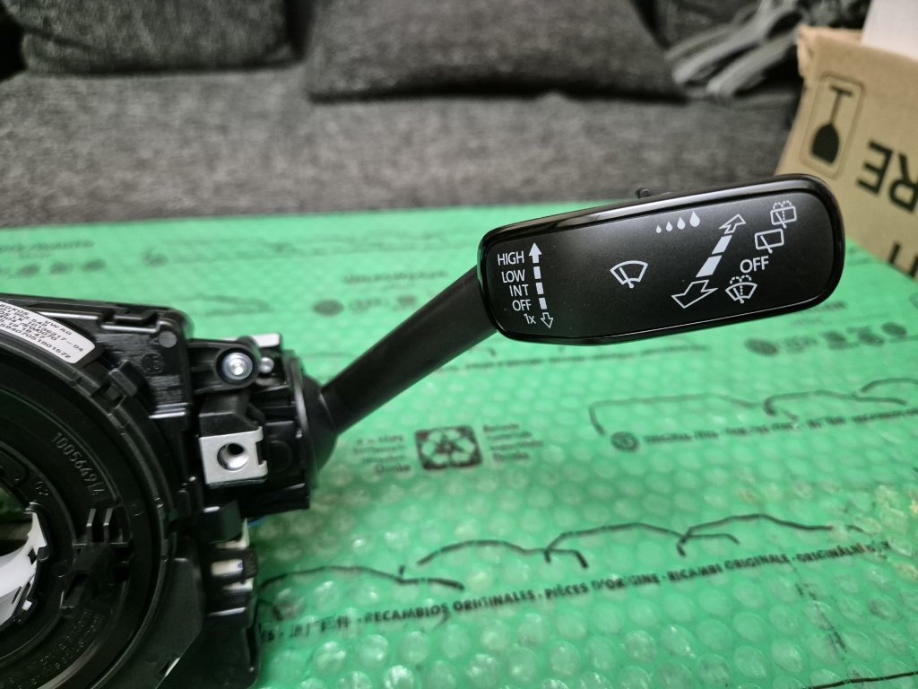 Škoda Octavia III, VW Golf VII, Seat Leon přepínač kombinov - 3