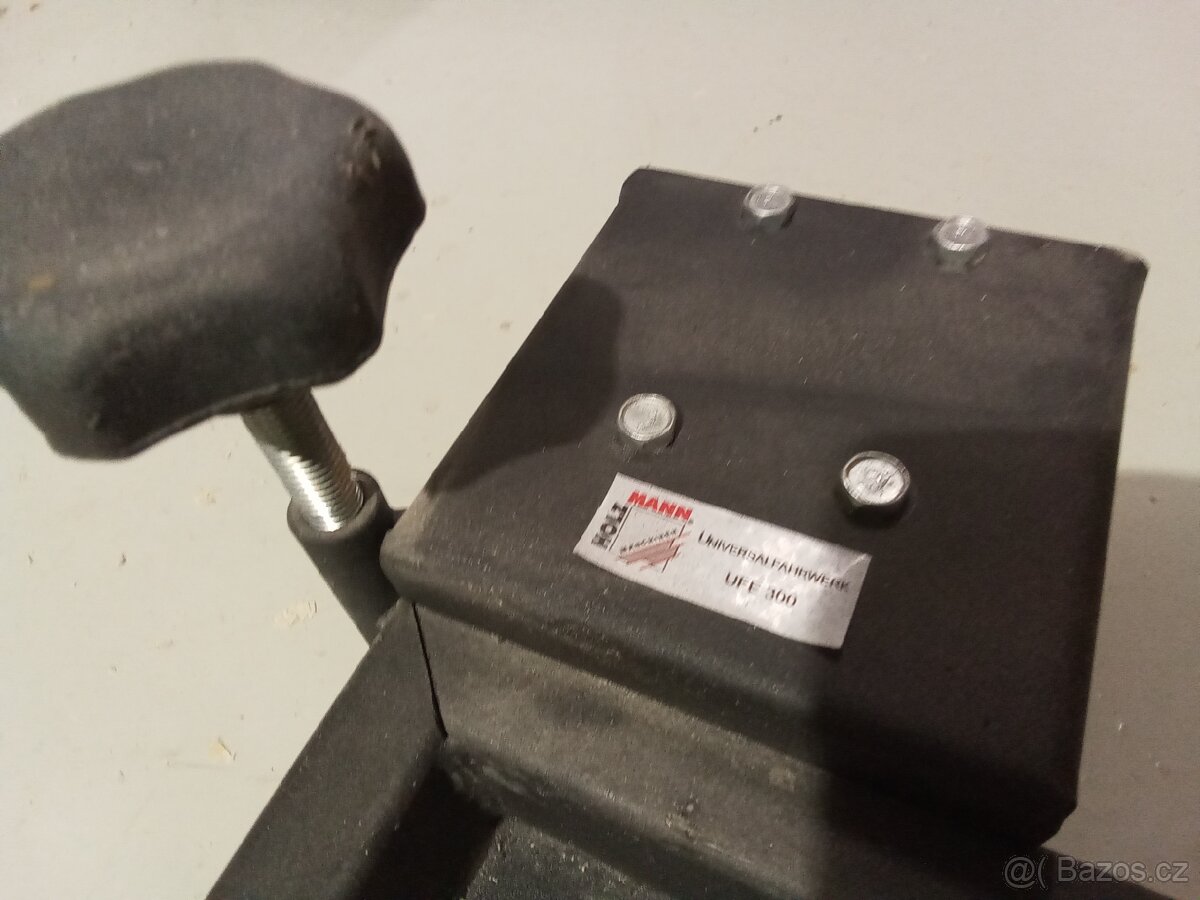 Pojízdný podvozek pro malé stroje - 3