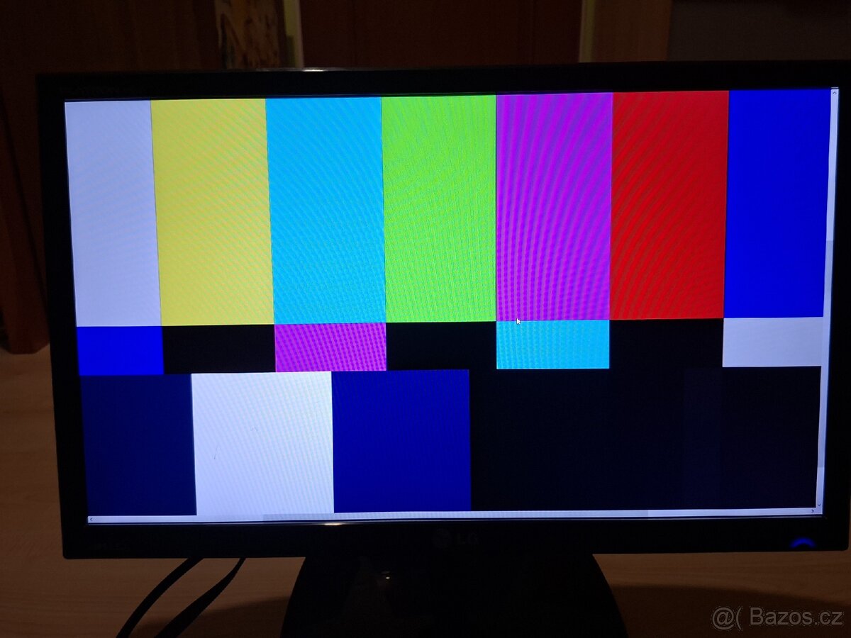 Full HD 23" IPS monitor LG IPS235V - 3