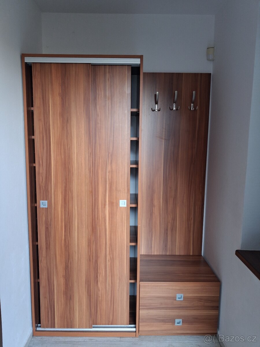 Šatní skříň - 3