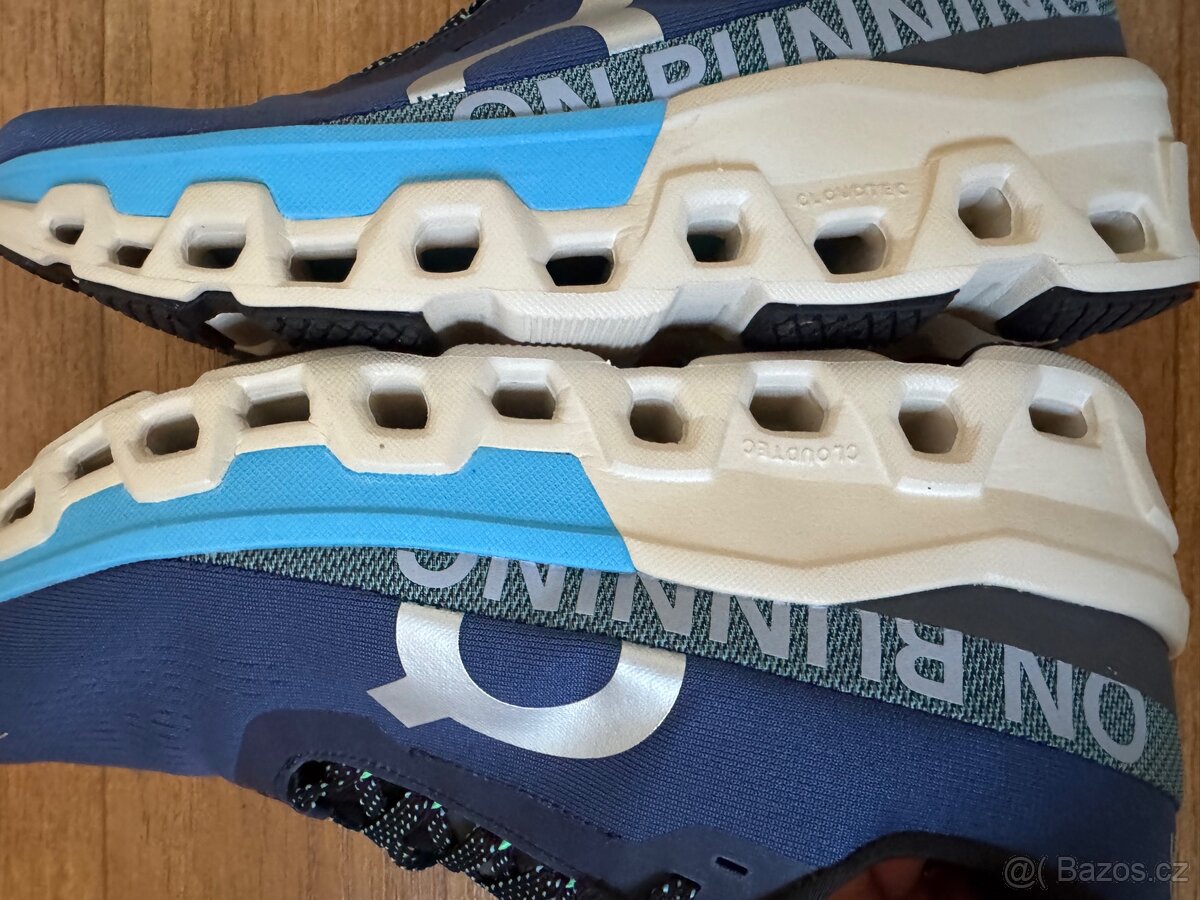 On cloud tenisky - 3