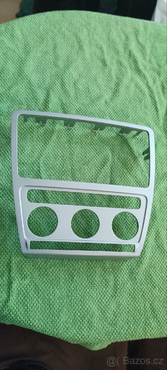 Rámeček autorádia škoda Octávia 2 - 3