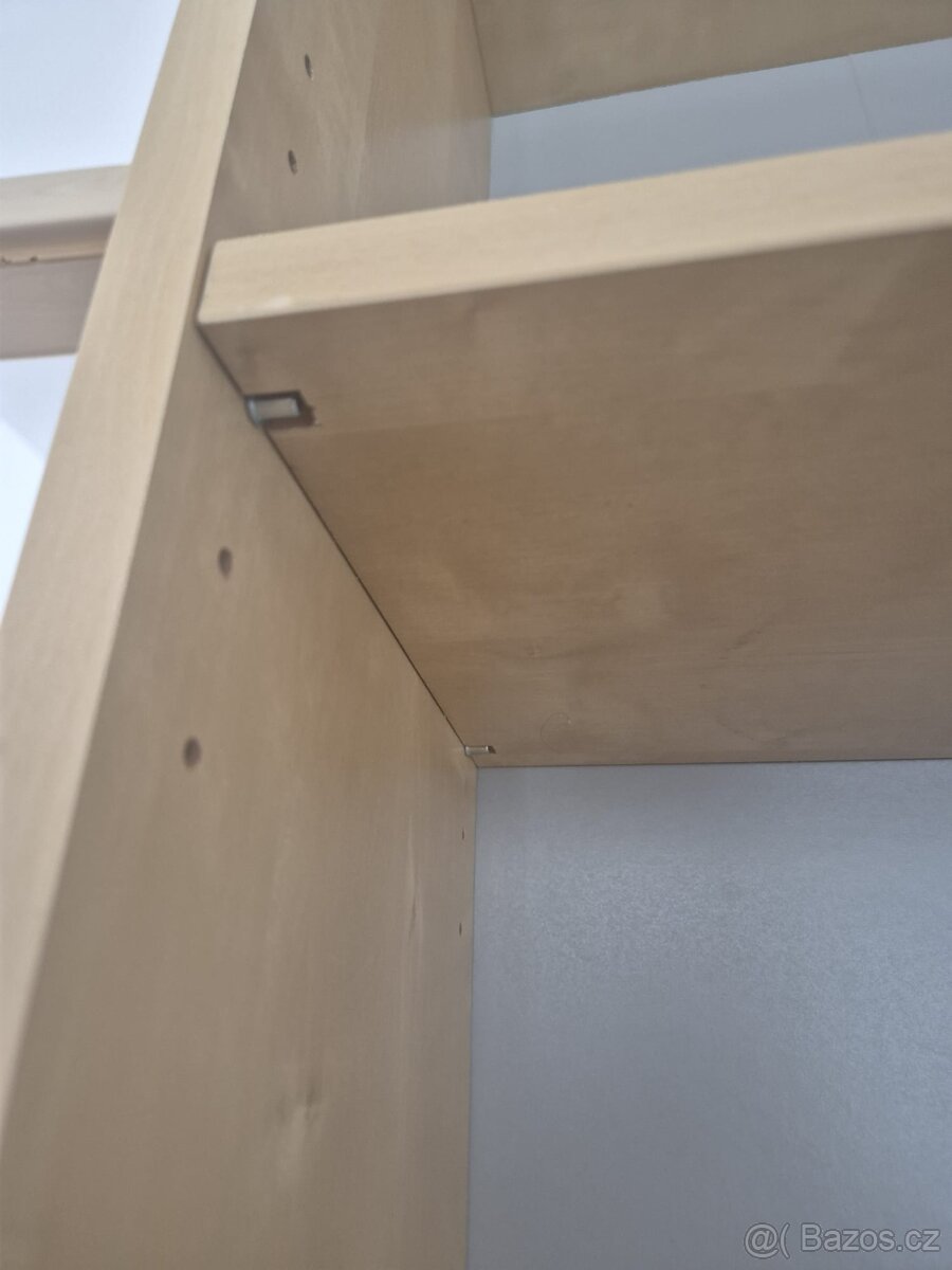 Vysoká knihovna - 3