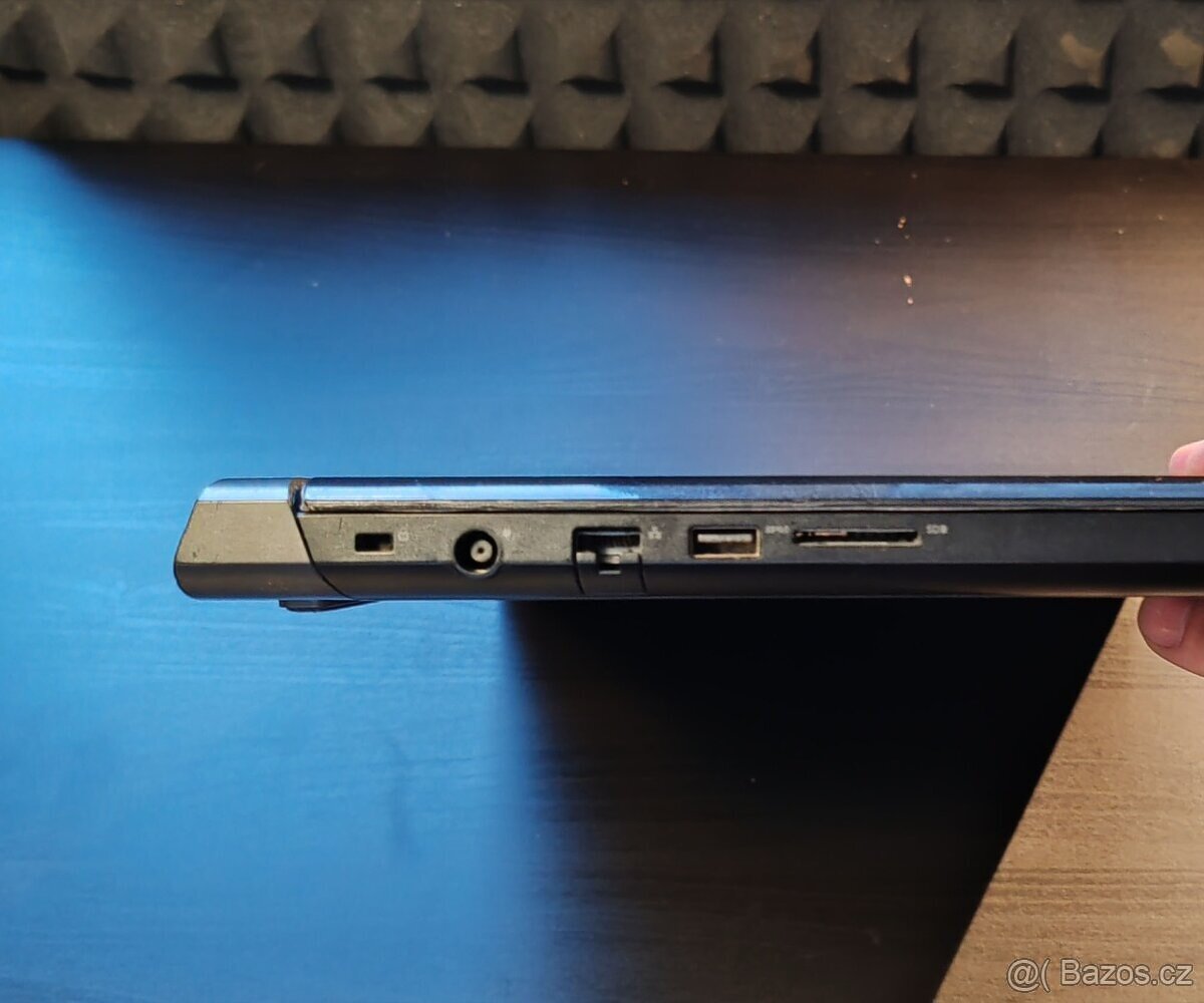 Dell inspiron 15 7577 - 3