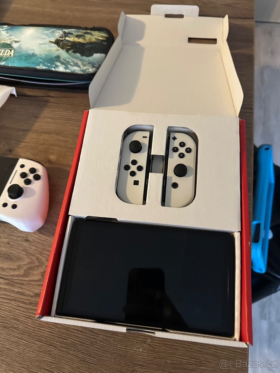 Nintendo switch OLED + příslušenství - 3