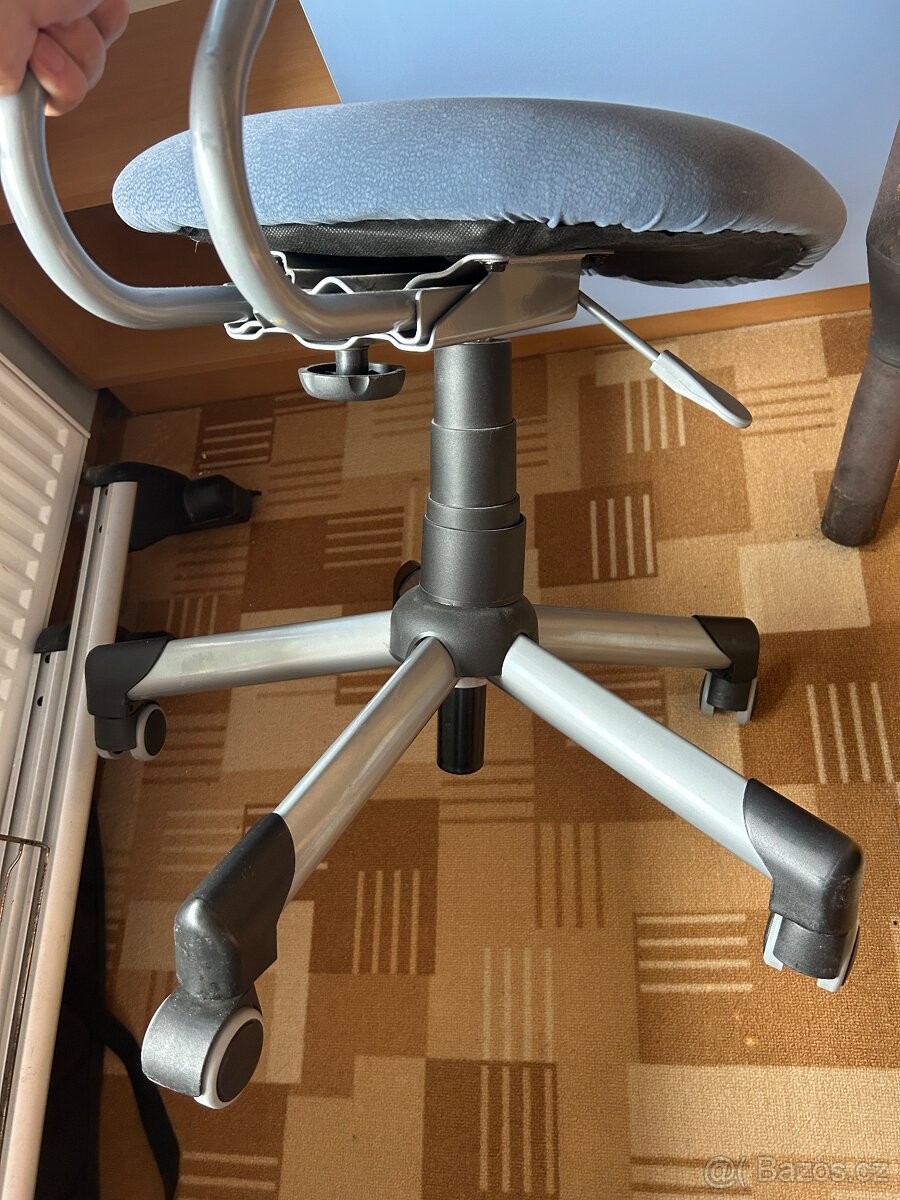 Rostoucí kancelářská židle - 3