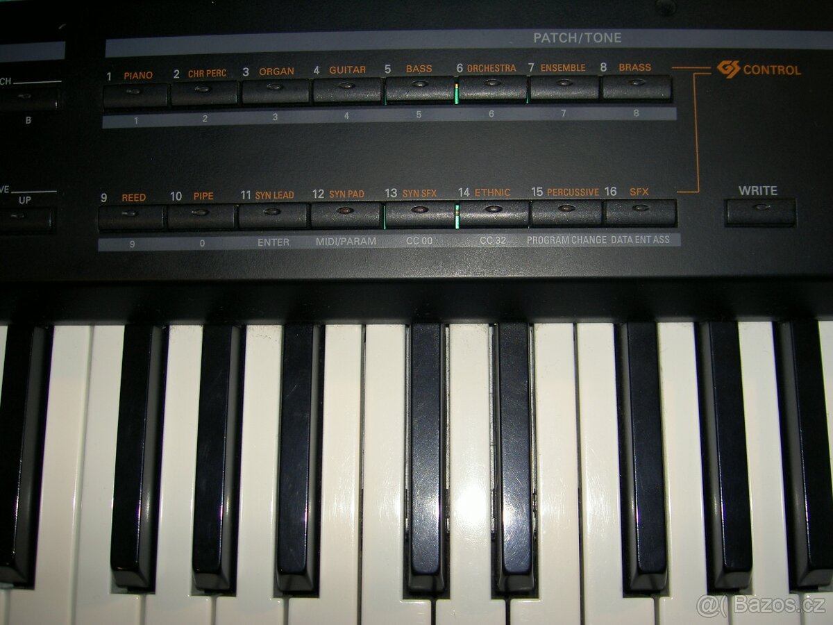 Roland A-33 - 3