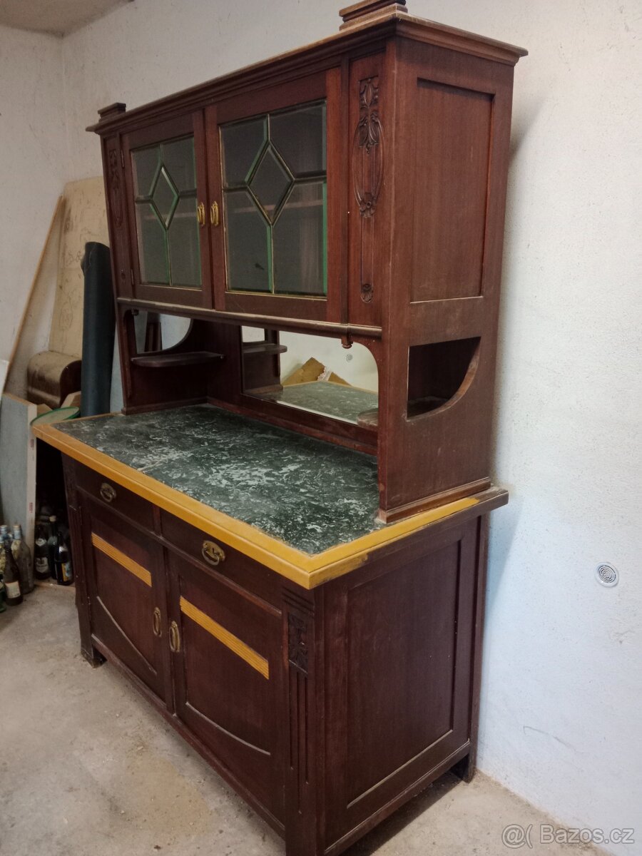 Starožitný nábytek - 3