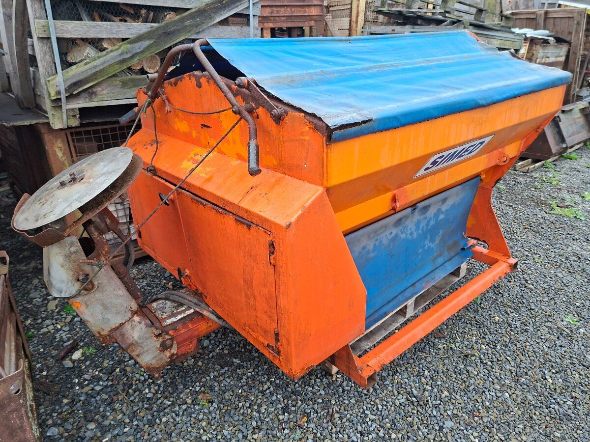 Sypač SIMED SVS 1.0E - 3