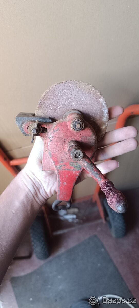 Stará ruční bruska - 3