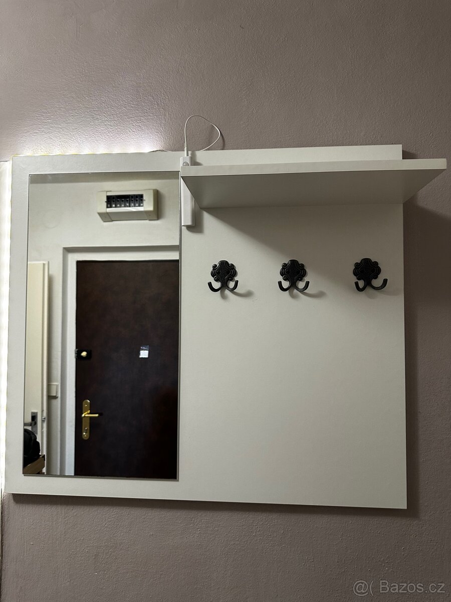 Předsíňová stěna - 3