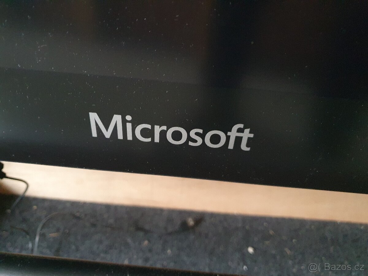 Microsoft Surface Hub 1 84" - 3