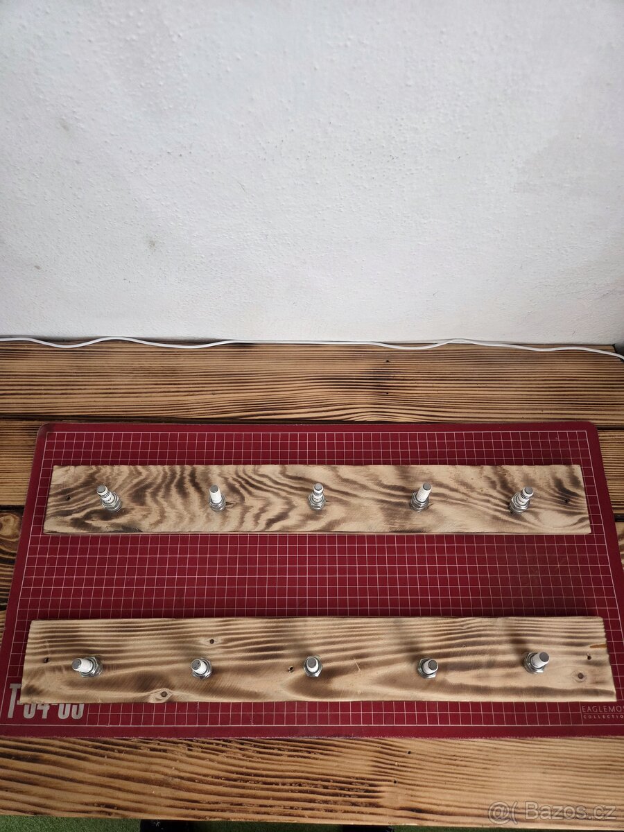 Nástěnný věšák - 3