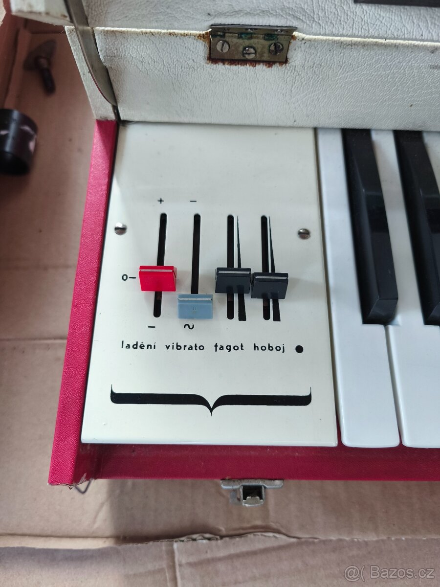 Prodám klávesy Delicia MINI typ 807 - 3