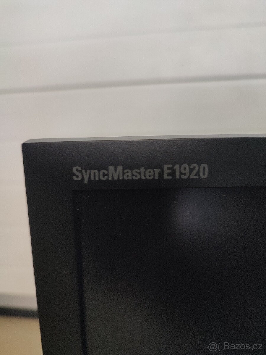 Monitor Samsung syncmaster 1920 19" - 3