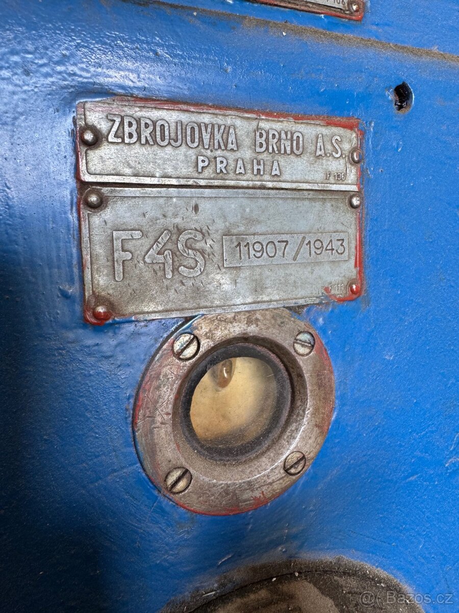 Frézka F4S - 3