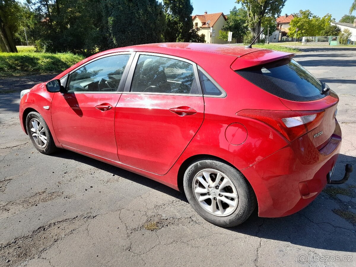 Hyundai i30 , rv. 2015 , STK do 10/2017 - 3
