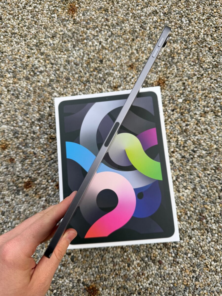 iPad AIR 4 256GB + Smart Keyboard, AirPods Pro - 3