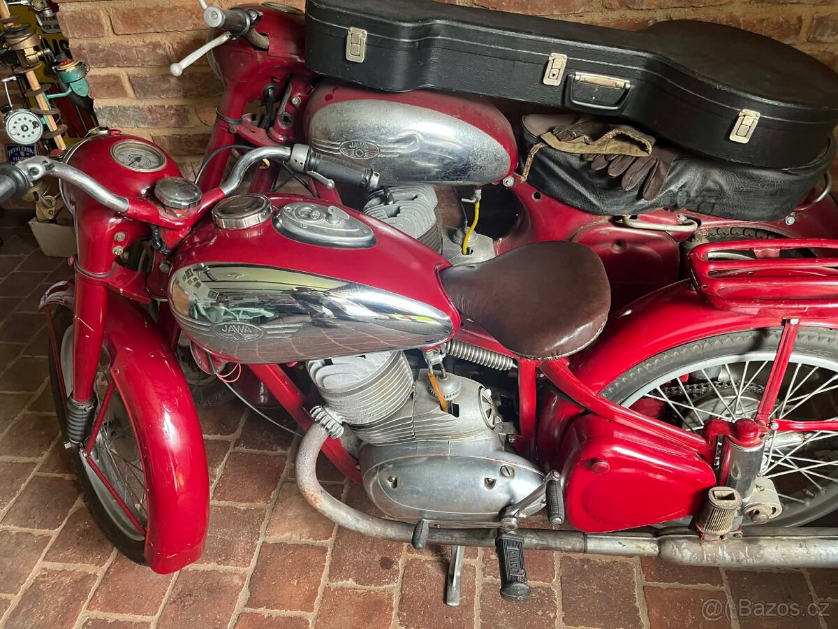 Jawa 250 pérák - 3
