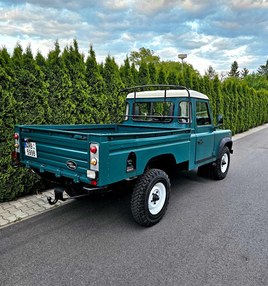 LAND ROVER DEFENDER 110 2.5D - SKVĚLÝ STAV PO REVITALIZACI