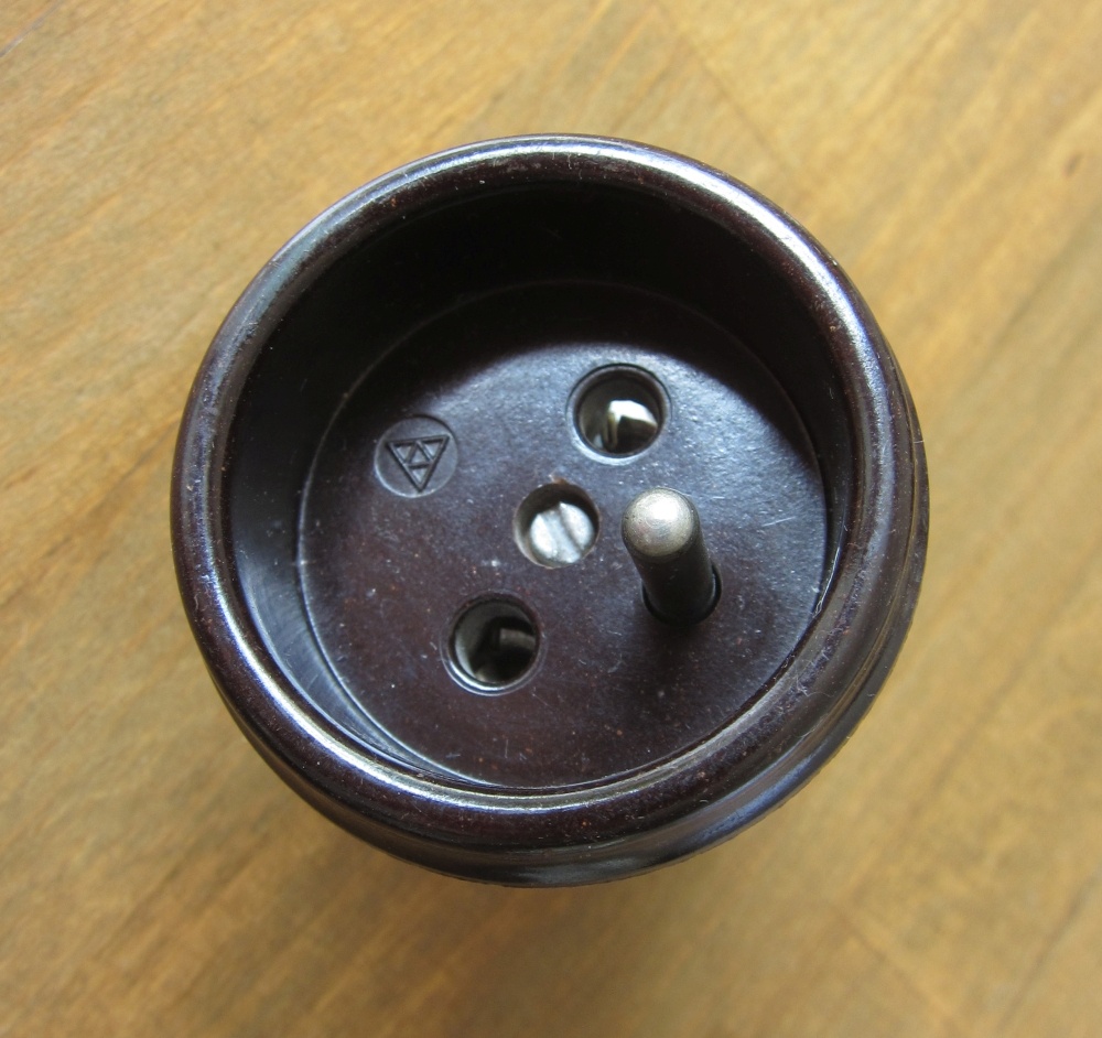 Retro bakelitové zásuvky 220V a 380V - 3