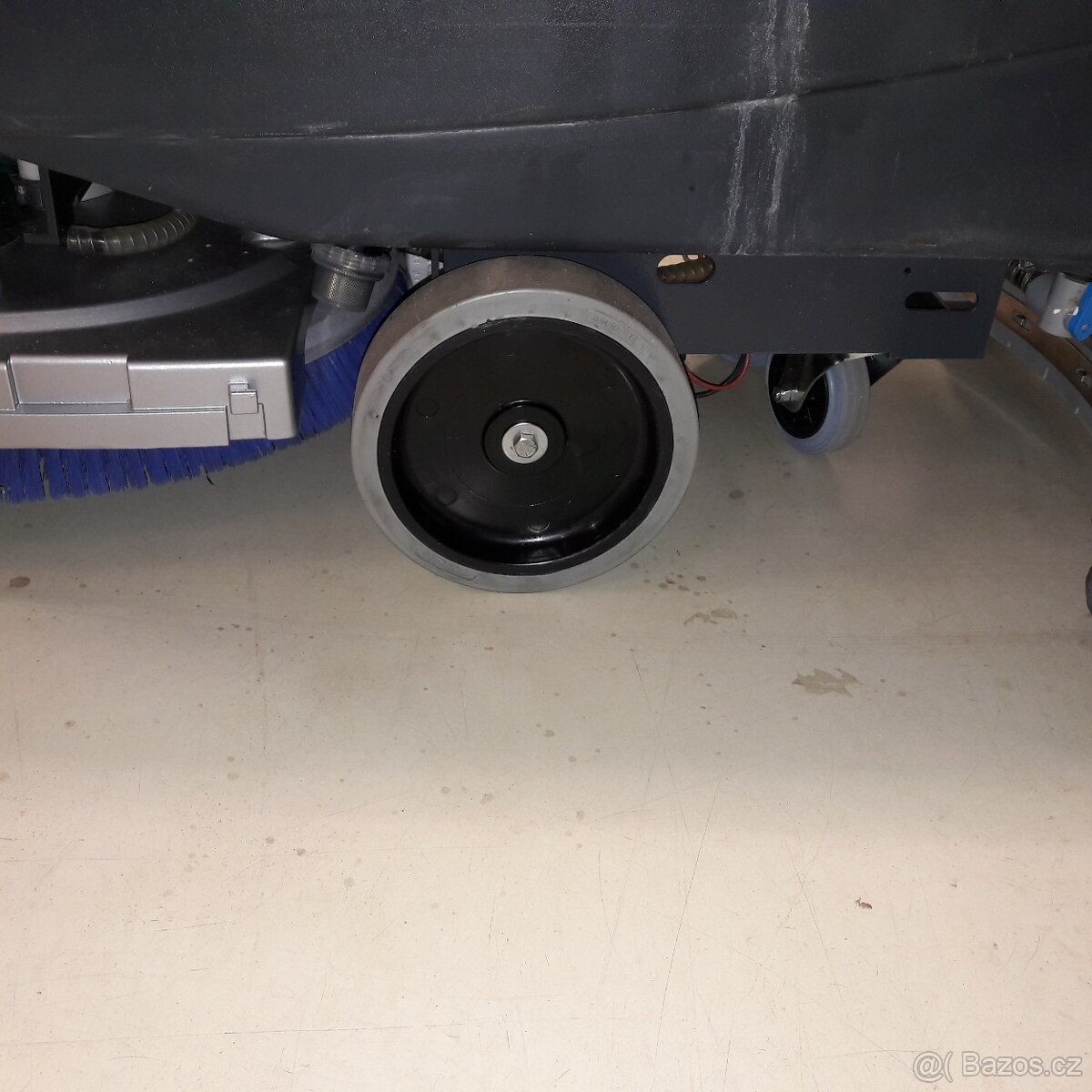 Podlahový mycí stroj Nilfisk BA 531 s vlast.pojezdem - 3