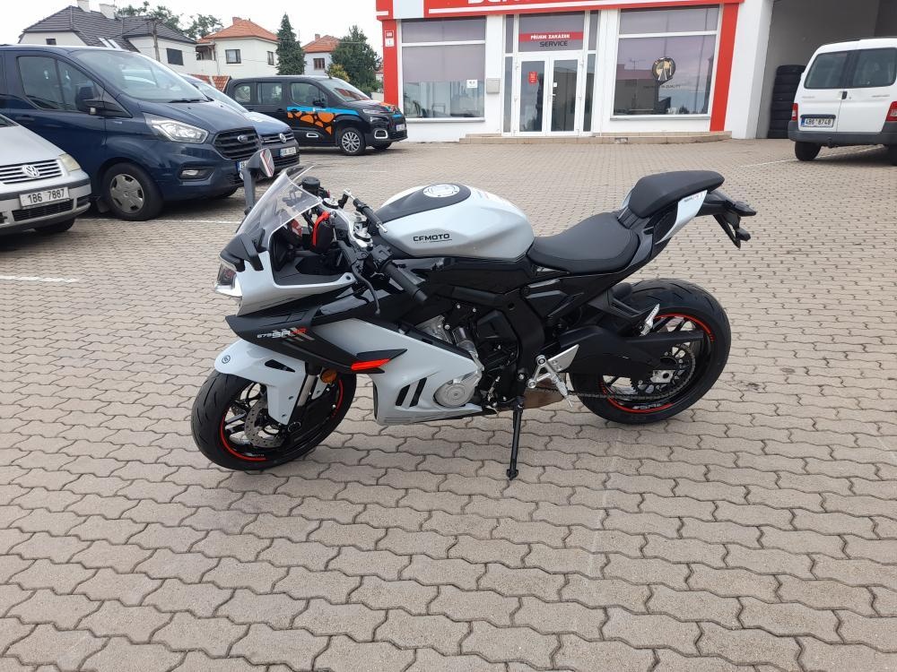 CFMOTO 675SR-R - 3