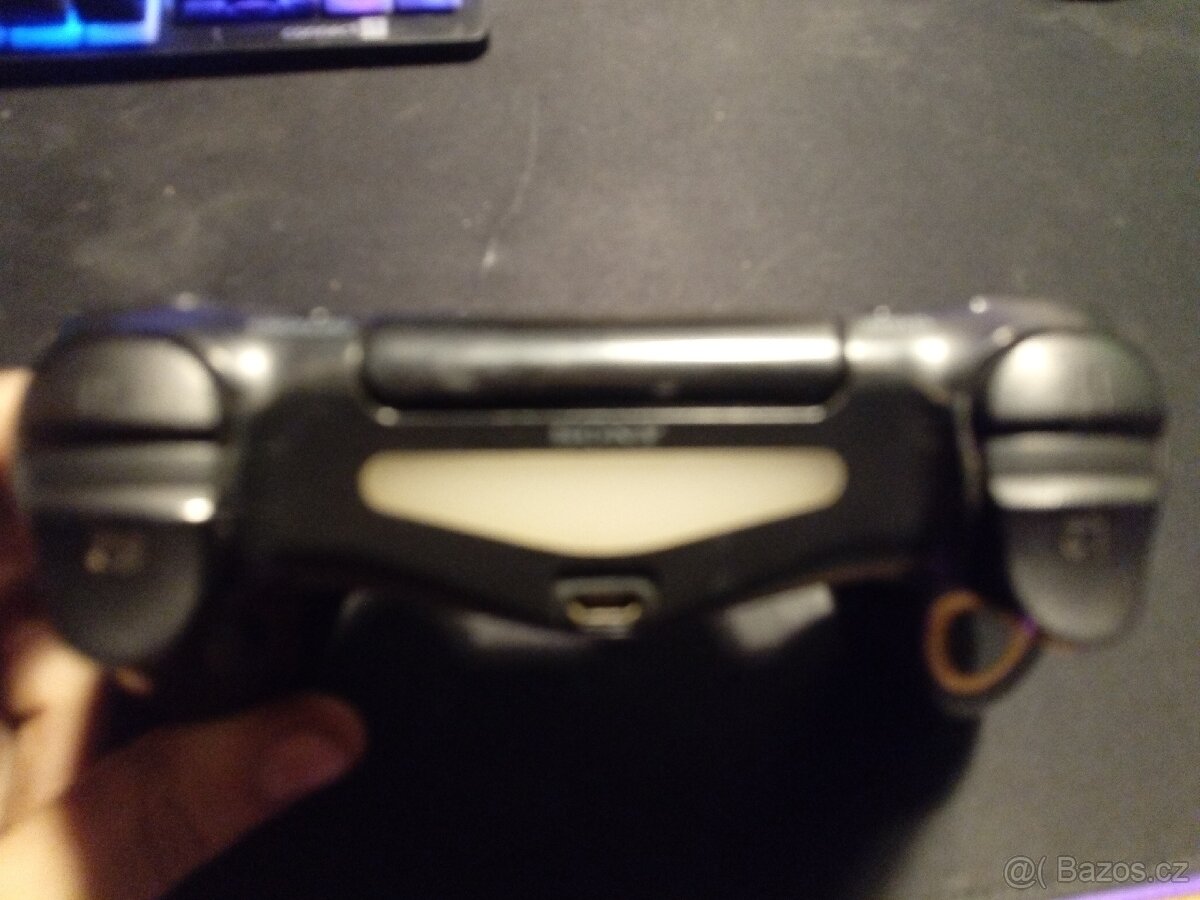 Prodám PS4 ovladač - 3