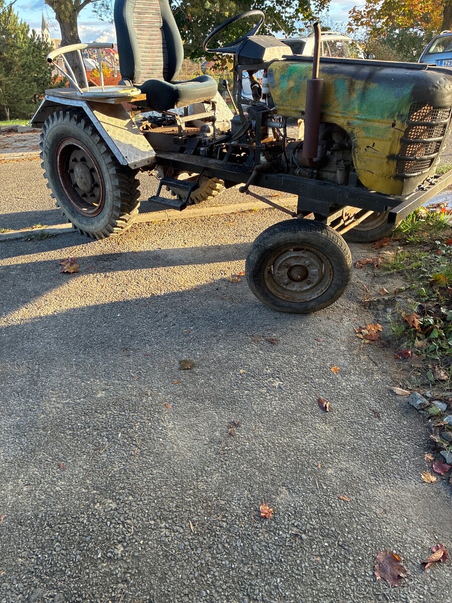 Prodám traktor domácí výroby - 3