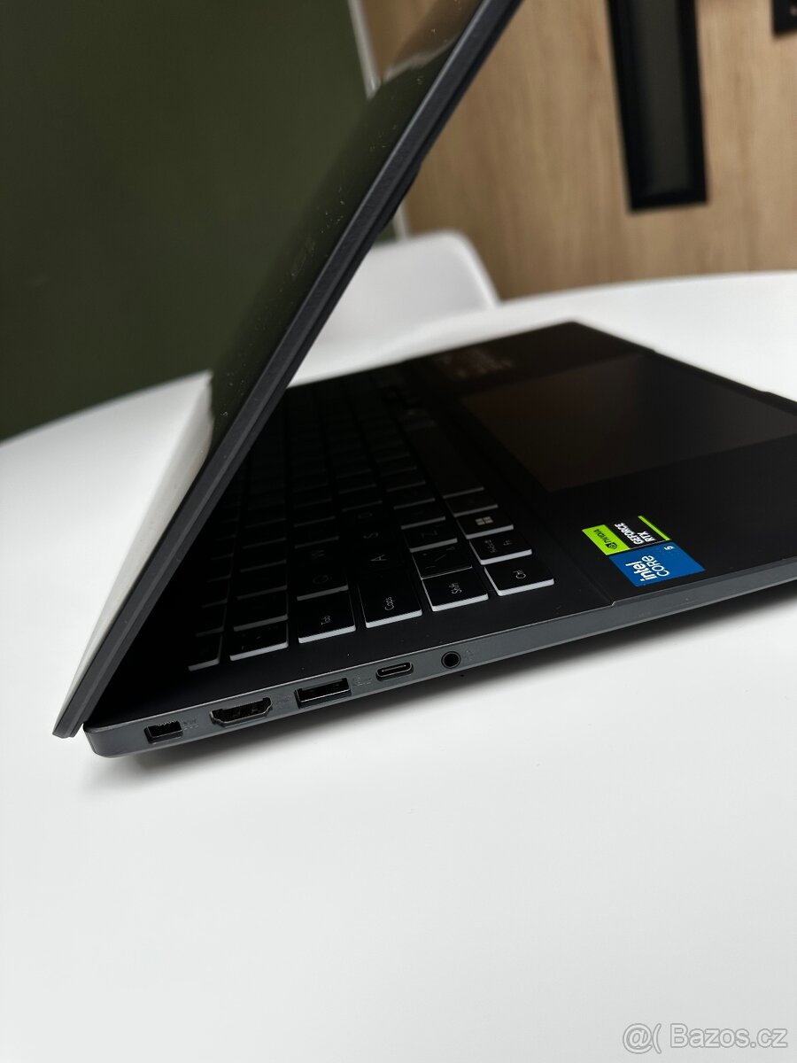 ASUS Vivobook 16 RTX 4050 Herní notebook, 144H - 3