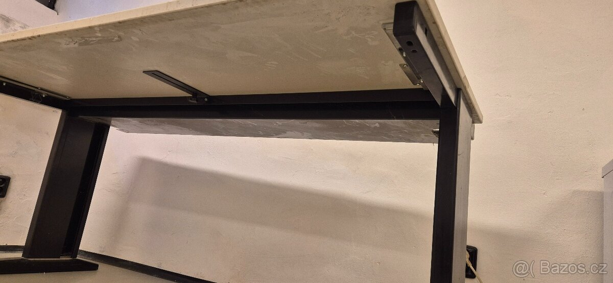 Pracovní stůl / deska - 3