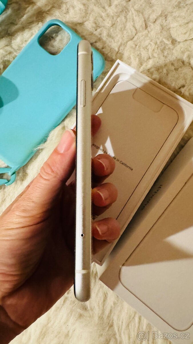 IPhone 11 64GB bily, top stav - 3