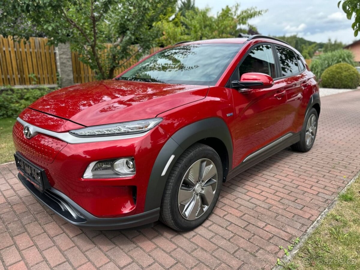 Prodávám Hyundai Kona 150kw 64 kWh Premium - 3